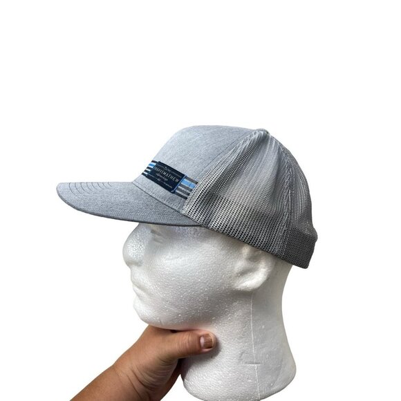 Travis Mathew Golf Hat Flex Fit Grey Striped Logo Patch Cap - Picture 3 of 7